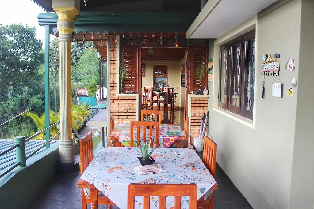 Yes Paradise Kandy Inn