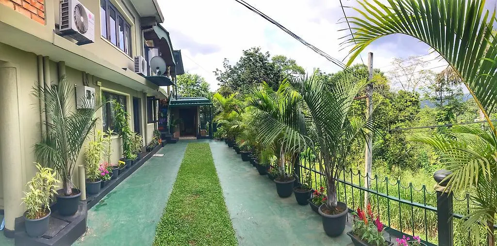 Yes Paradise Kandy Inn